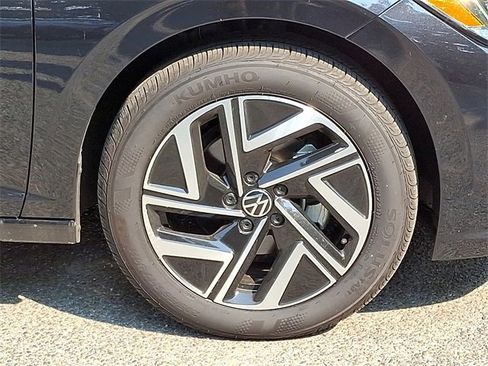 Certified 2024 Volkswagen Jetta SEL image 8