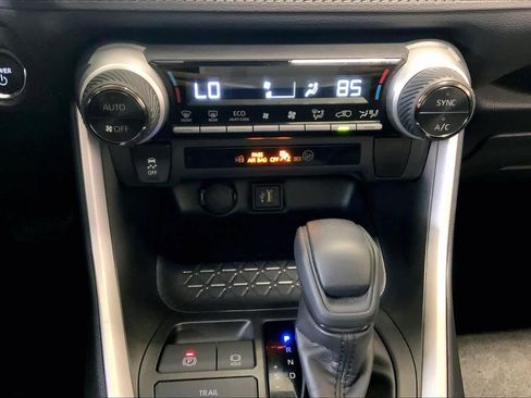 Used 2025 Toyota RAV4 XLE image 34