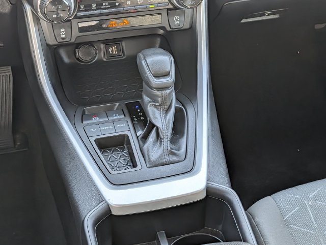 Used 2024 Toyota RAV4 XLE FWD image 14