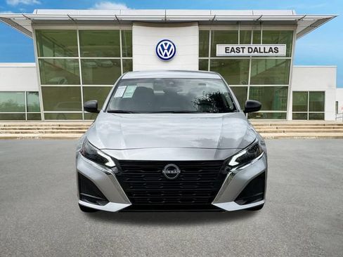 Used 2024 Nissan Altima 2.5 SV FWD image 6