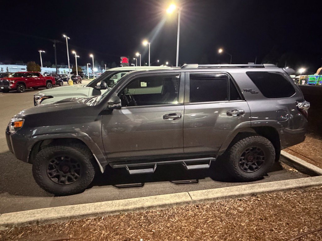 Used 2023 Toyota 4Runner TRD Off-Road Premium AWD/4WD image 3