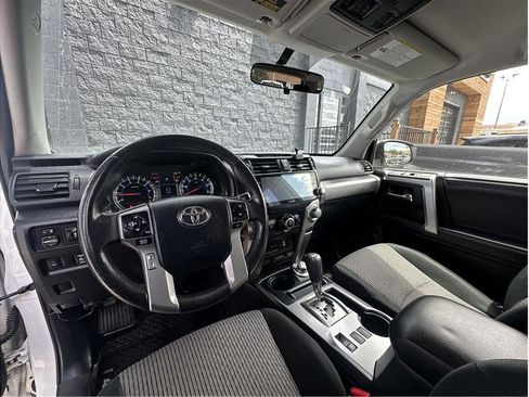 Used 2018 Toyota 4Runner SR5 AWD/4WD image 14