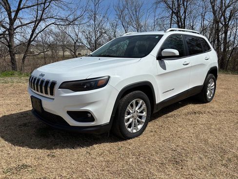 Used 2019 Jeep Cherokee Latitude w/ Popular Appearance Group image 1