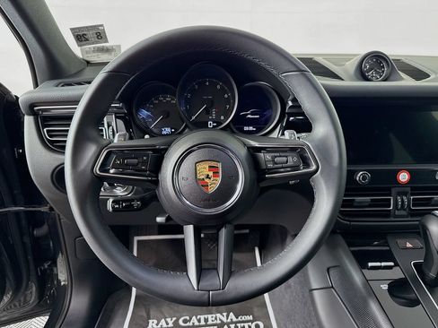 Certified 2025 Porsche Macan AWD/4WD image 12