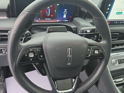 Used 2025 Lincoln Aviator AWD image 14