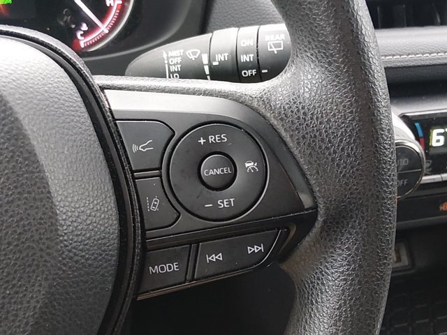 Used 2024 Toyota RAV4 XLE FWD image 23