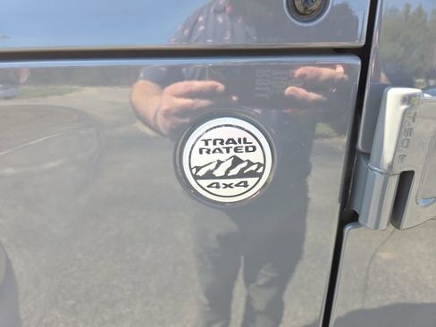 Used 2020 Jeep Wrangler Unlimited Sahara AWD/4WD image 39