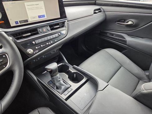 Used 2024 Lexus ES 300h w/ Premium Package FWD image 44