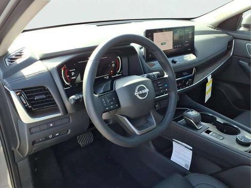 New 2026 Nissan Rogue Platinum AWD/4WD image 9