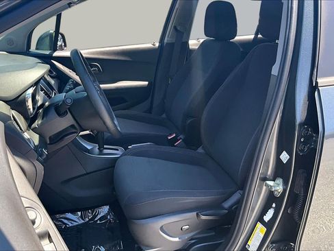 Used 2020 Chevrolet Trax LS w/ Tint and Cruise Package FWD image 8