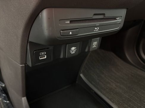 Used 2023 Honda Odyssey Elite image 43