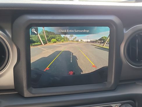 Used 2023 Jeep Gladiator Sport AWD/4WD image 25