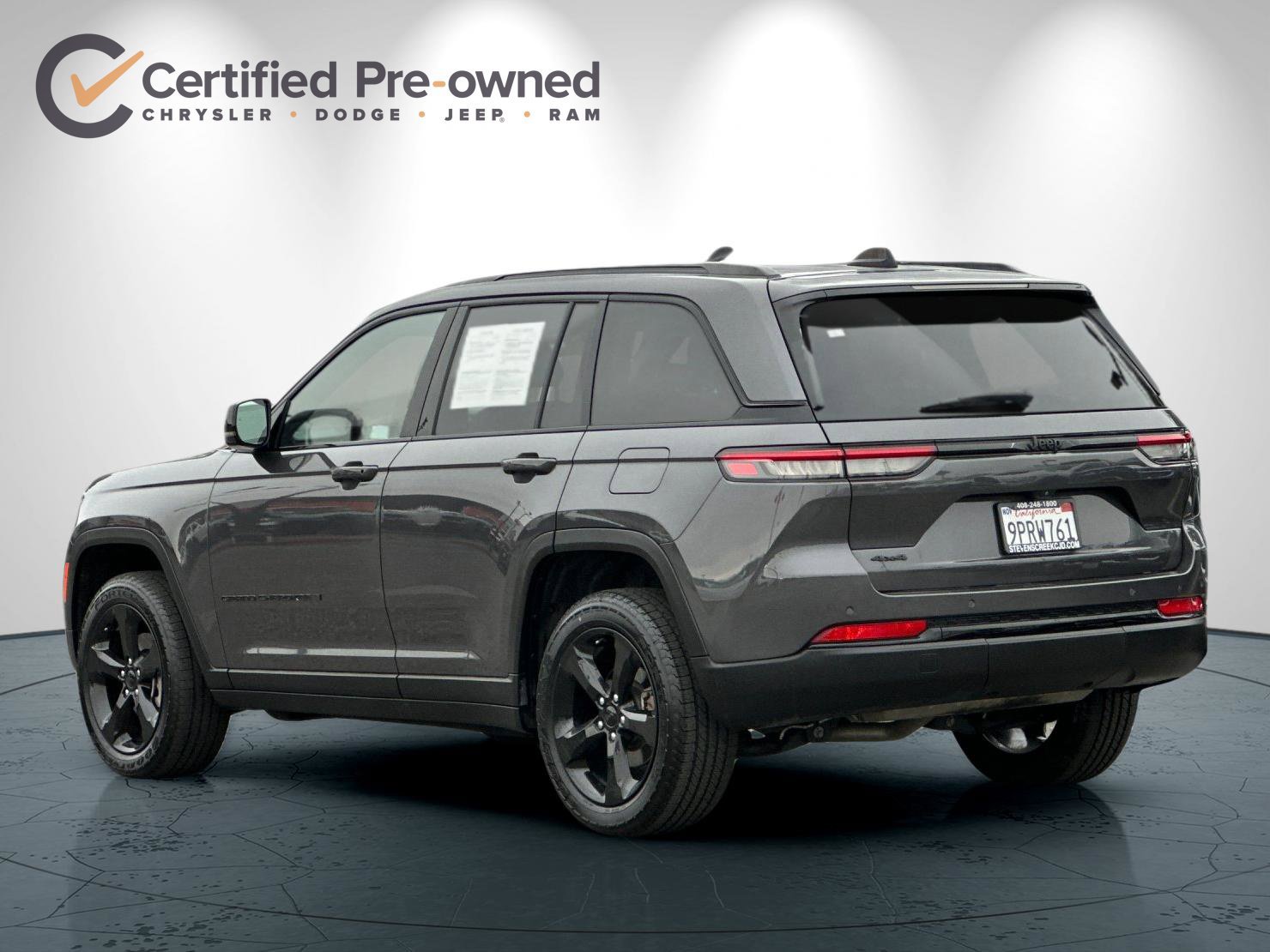 Used 2023 Jeep Grand Cherokee Altitude AWD/4WD image 6