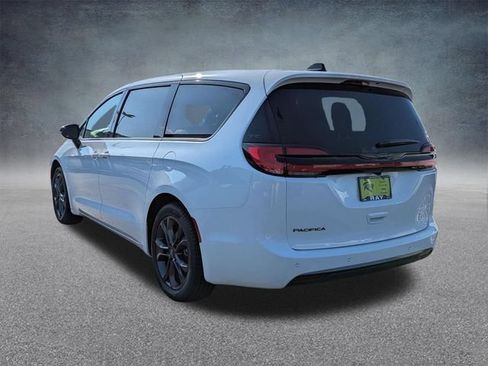 New 2026 Chrysler Pacifica Select FWD image 7