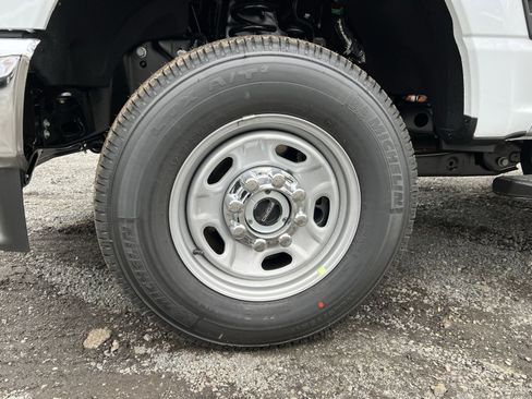 New 2026 Ford F250 XL w/ XL Chrome Package image 12