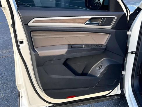 Used 2023 Volkswagen Atlas SEL image 21