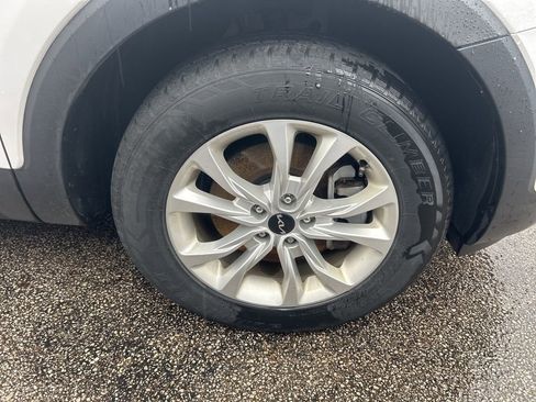 Used 2022 Kia Telluride LX image 7