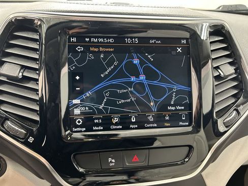 Used 2019 Jeep Cherokee Limited AWD/4WD image 16