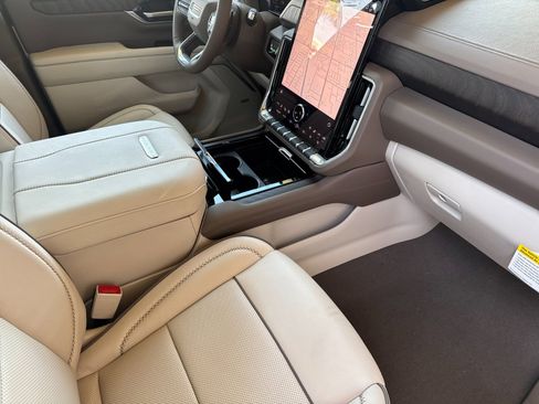New 2026 GMC Yukon Denali AWD/4WD image 17