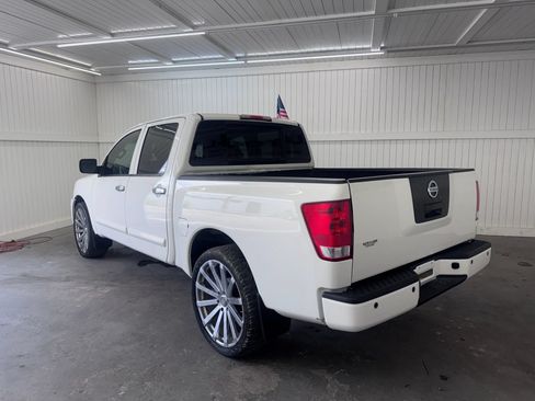 Used 2012 Nissan Titan SV RWD image 7