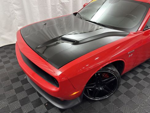 Used 2021 Dodge Challenger SXT image 4