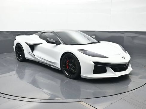 Used 2025 Chevrolet Corvette Z06 RWD image 19
