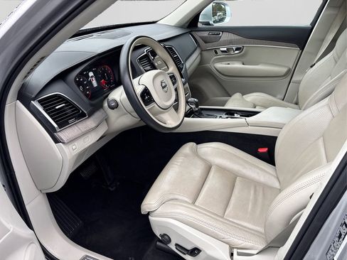 Used 2021 Volvo XC90 T6 Inscription w/ Climate Package image 9