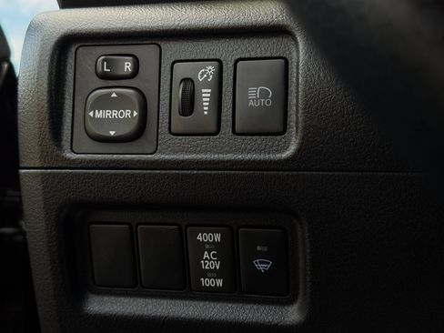 Used 2024 Toyota 4Runner TRD Off-Road Premium AWD/4WD image 32