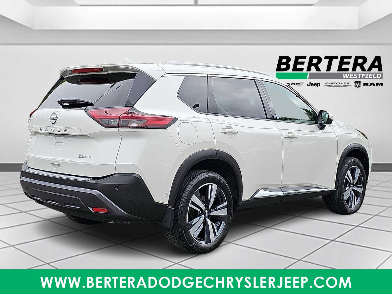 Used 2023 Nissan Rogue SL w/ SL Premium Package AWD/4WD image 6