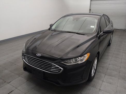 Used 2020 Ford Fusion SE FWD image 15