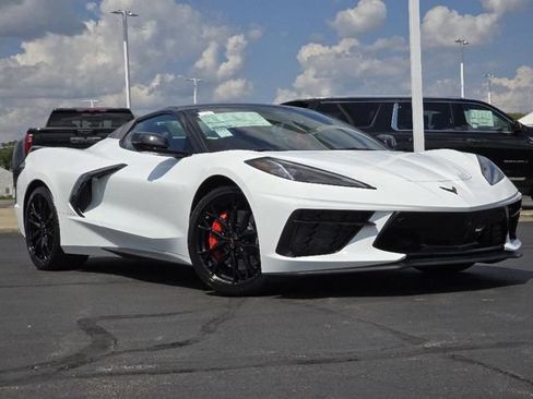 Used 2024 Chevrolet Corvette Stingray Premium Conv w/ Z51 Performance Package RWD image 2