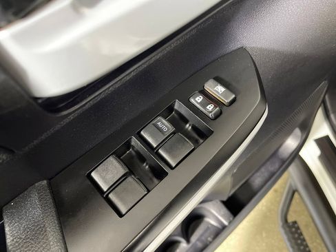 Used 2016 Toyota Tundra SR5 w/ SR5 Upgrade Package image 16