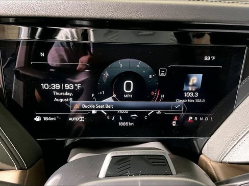 Used 2025 GMC Yukon Denali Ultimate AWD/4WD image 16