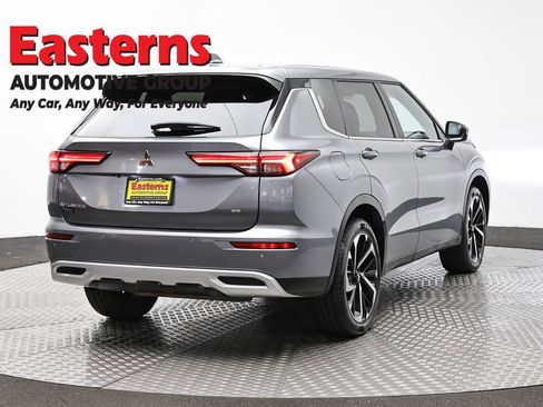 Used 2024 Mitsubishi Outlander SE image 5