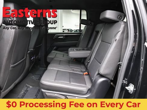 Used 2025 Chevrolet Suburban Z71 AWD/4WD image 23