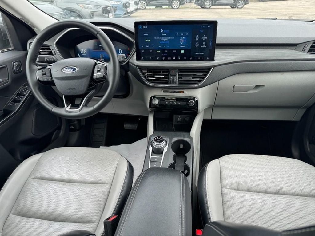 Used 2025 Ford Escape Platinum AWD/4WD image 11
