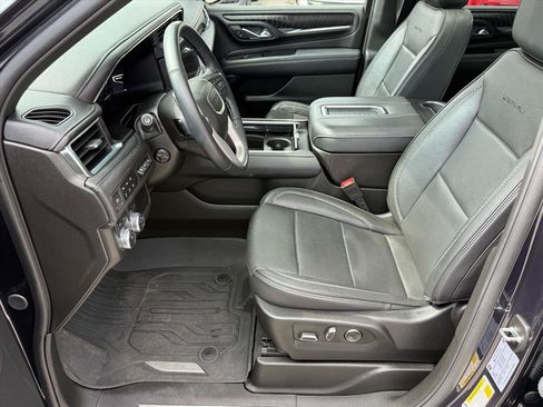 Used 2024 GMC Yukon Denali w/ LPO, Floor Liner Package AWD/4WD image 10