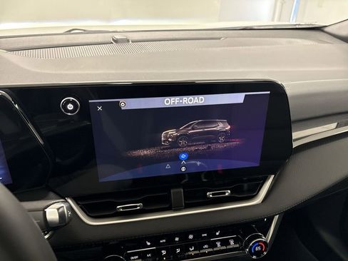 New 2026 Chevrolet Equinox LT w/ Convenience Package II AWD/4WD image 40