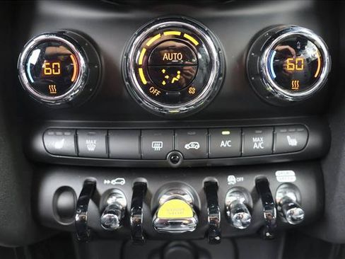Used 2024 MINI Cooper SE w/ Signature Upholstery Package FWD image 19