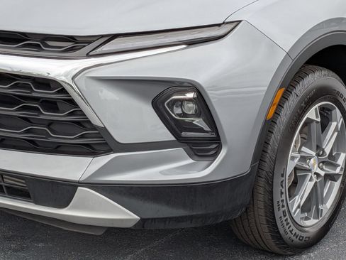 Used 2025 Chevrolet Blazer LT FWD image 9