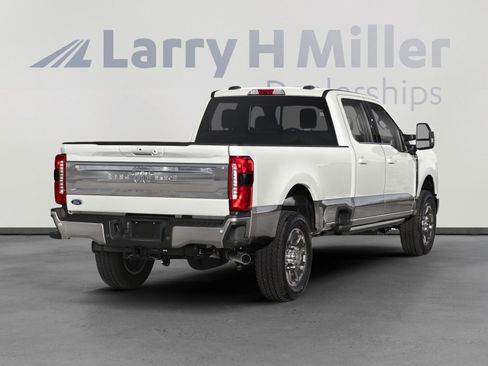 Used 2025 Ford F350 King Ranch w/ Chrome Package image 4