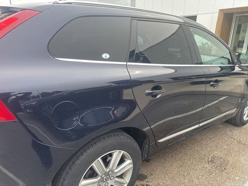 Used 2017 Volvo XC60 T5 Inscription w/ Preferred Option Package image 7