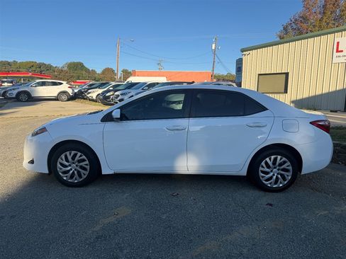Used 2019 Toyota Corolla LE image 2