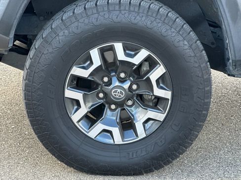 Used 2021 Toyota Tacoma TRD Off-Road w/ Technology Package image 44