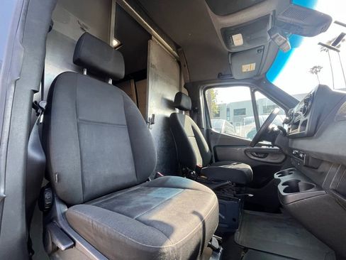 Used 2019 Mercedes-Benz Sprinter 170 image 13