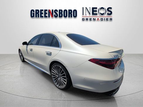 Used 2022 Mercedes-Benz S 580 4MATIC Sedan w/ AMG Line Package image 3