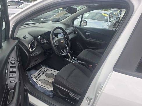Used 2019 Chevrolet Trax LS w/ Tint and Cruise Package AWD/4WD image 28