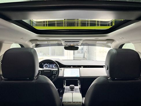 Used 2024 Land Rover Range Rover Evoque Dynamic SE image 43