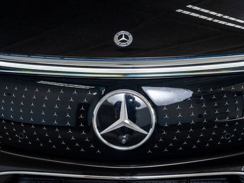 Used 2022 Mercedes-Benz EQS 580 580 image 16