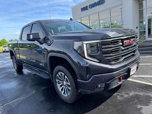 Used 2022 GMC Sierra 1500 AT4 w/ AT4 Premium Package AWD/4WD image 2